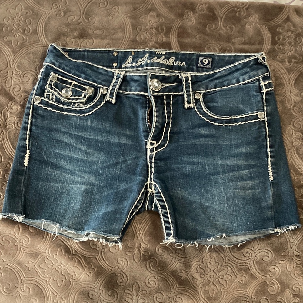 LA idol cut off jean shorts